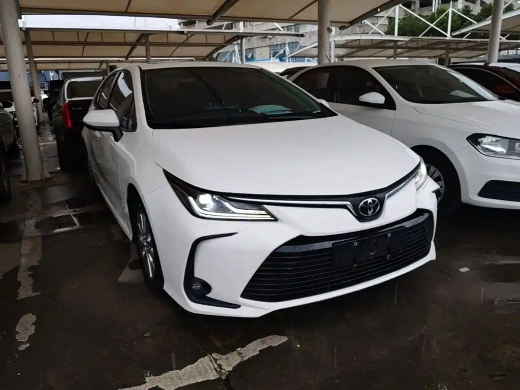 Toyota Corolla — фото 3