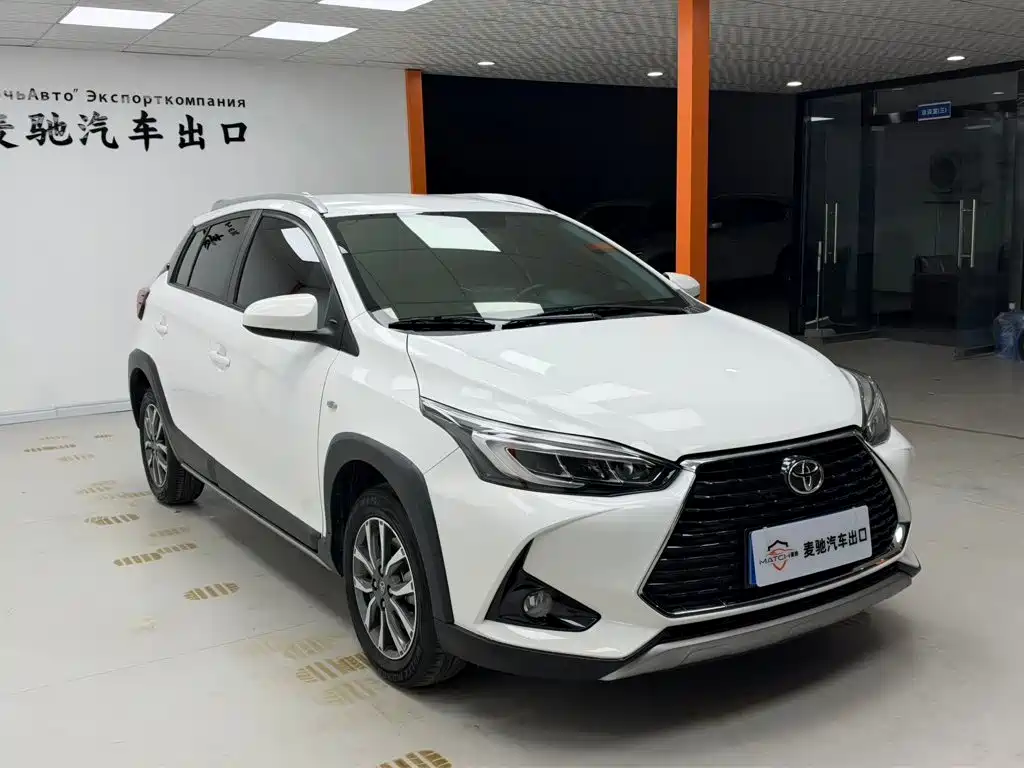Toyota Yaris L — фото 3
