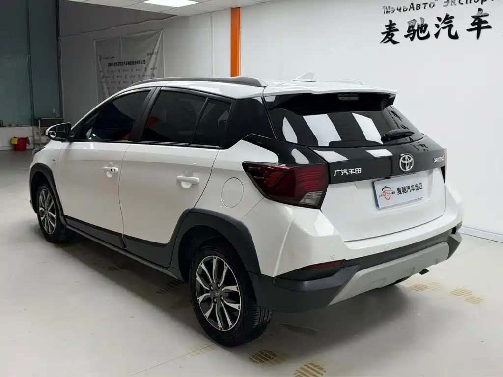 Toyota Yaris L — фото 4