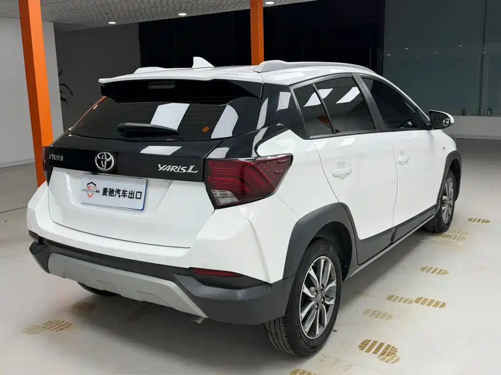 Toyota Yaris L — фото 6