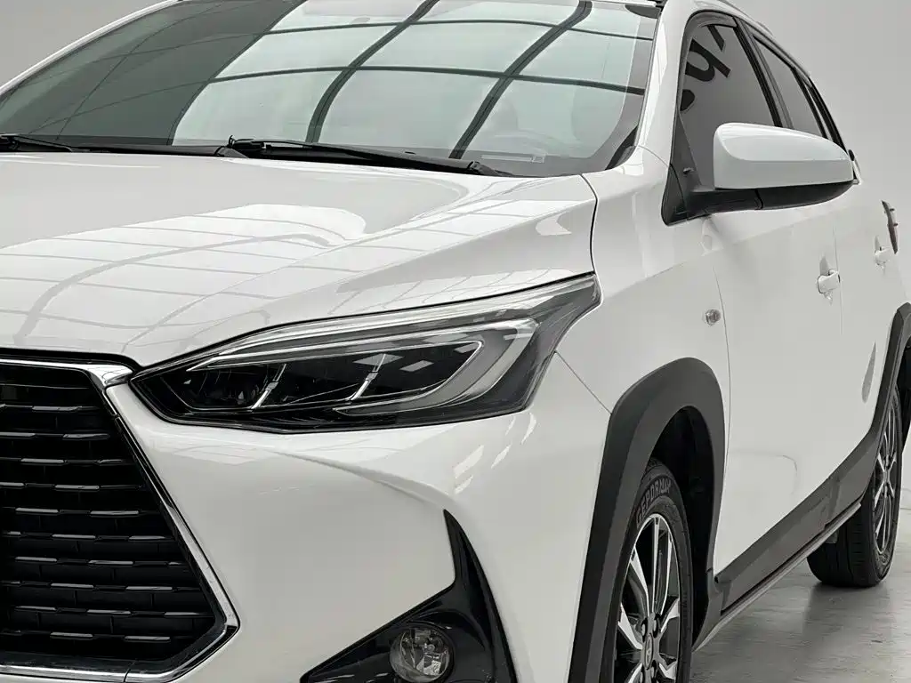 Toyota Yaris L — фото 4