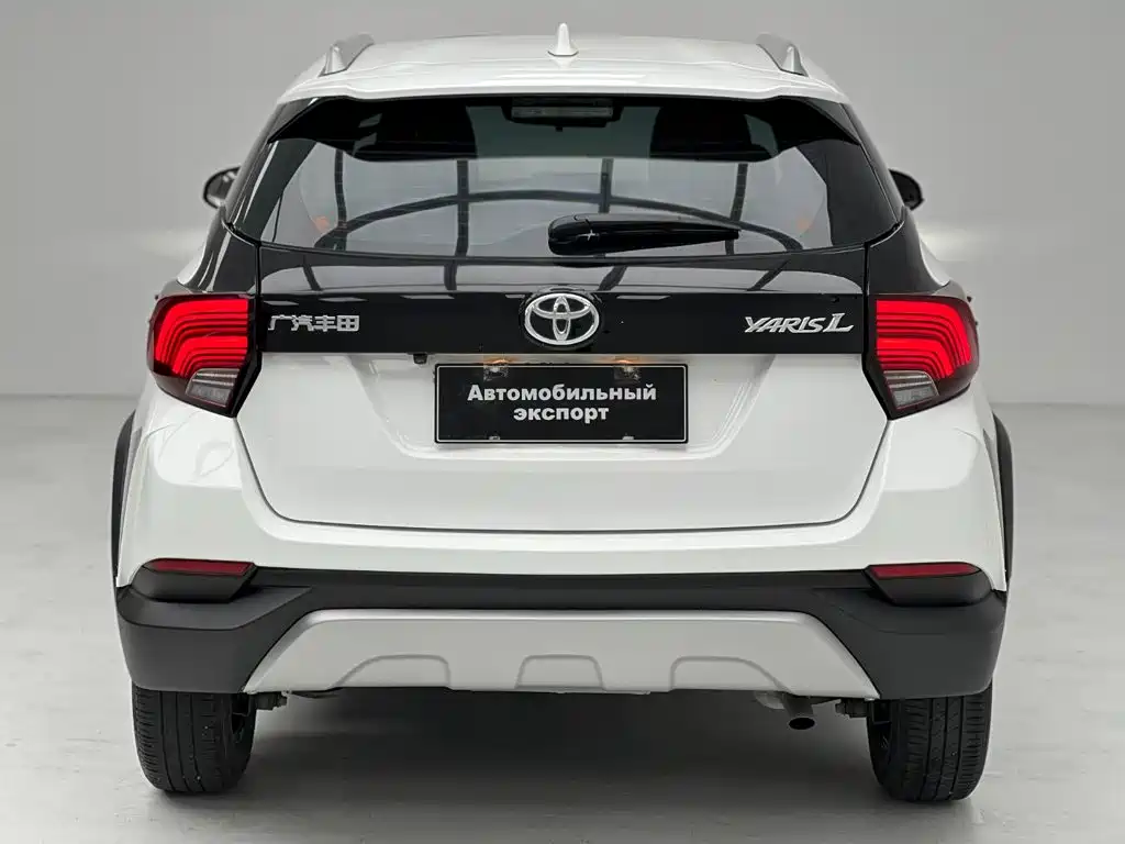 Toyota Yaris L — фото 9