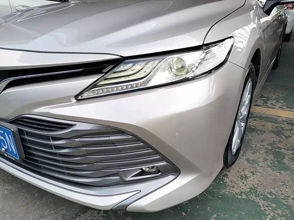 Toyota Camry — фото 23