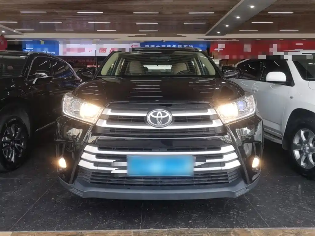 Toyota Highlander — фото 2