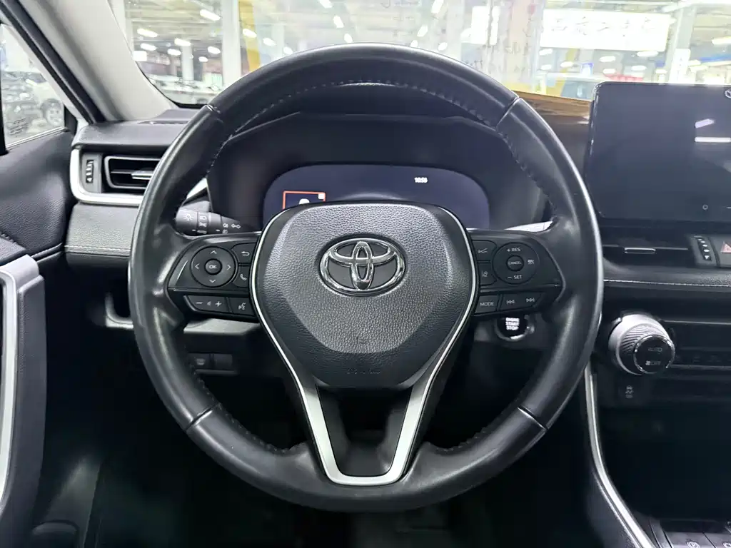 Toyota Wildlander — фото 11