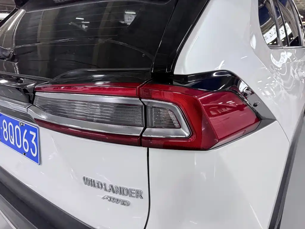 Toyota Wildlander — фото 14