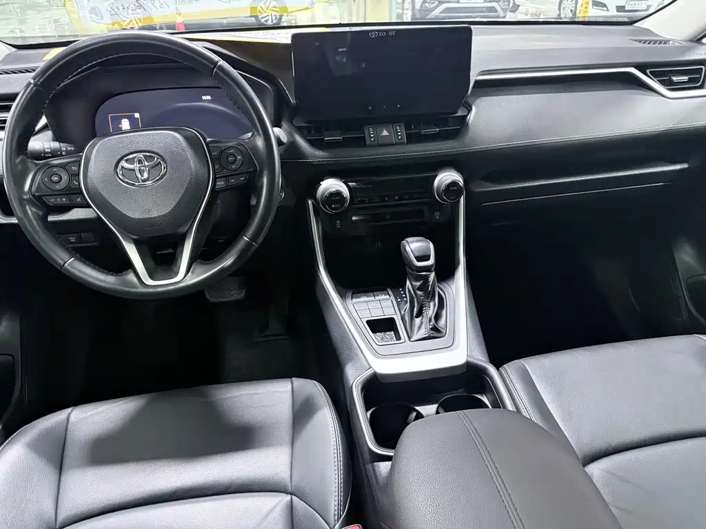 Toyota Wildlander — фото 10
