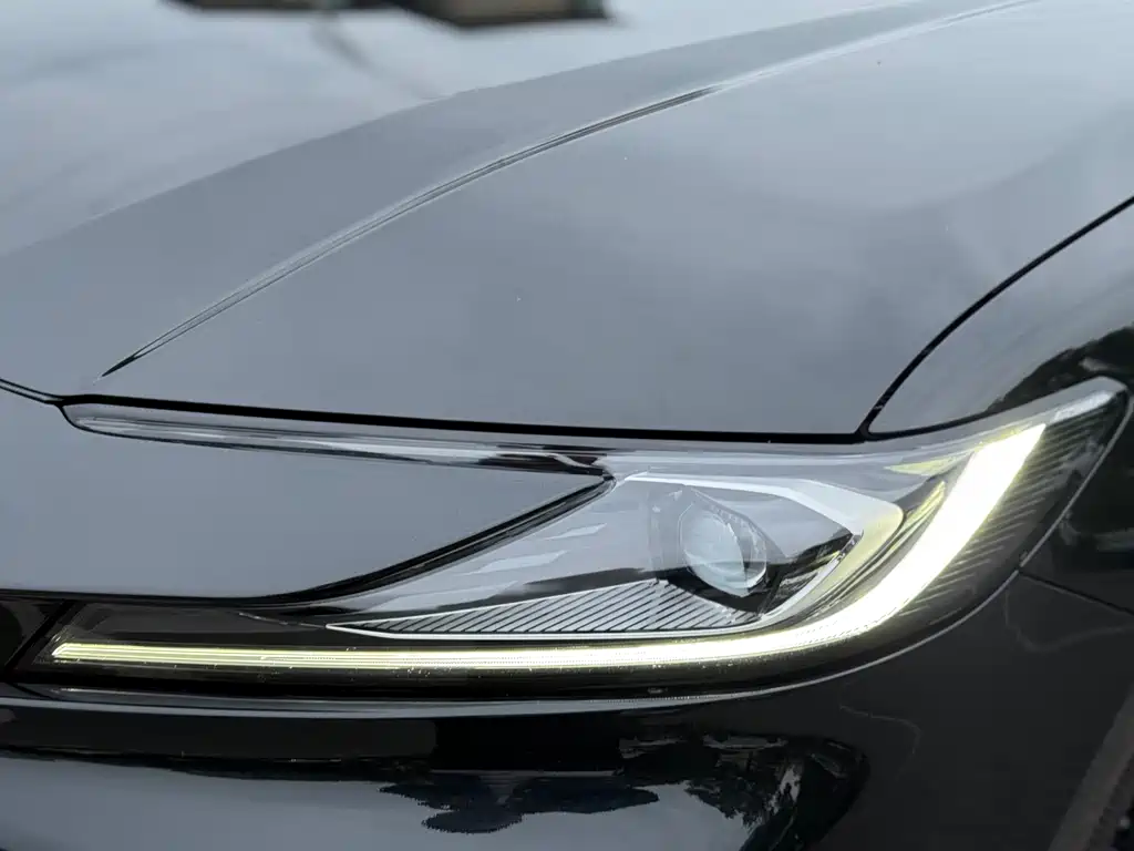 Toyota Camry — фото 6