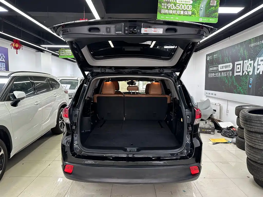 Toyota Highlander — фото 17