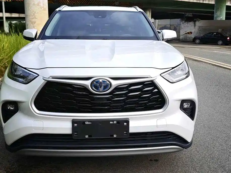 Toyota Highlander — фото 2
