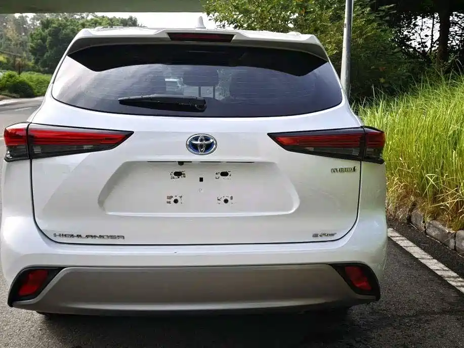 Toyota Highlander — фото 14