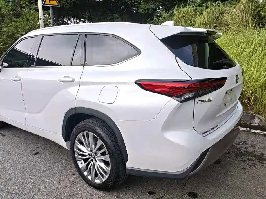 Toyota Highlander — фото 15