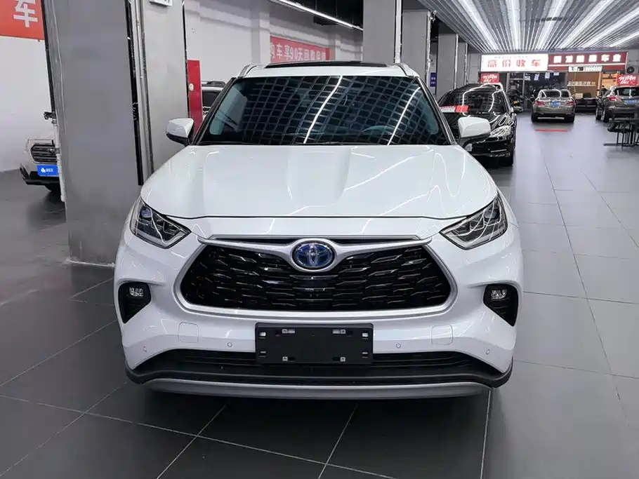 Toyota Highlander — фото 2