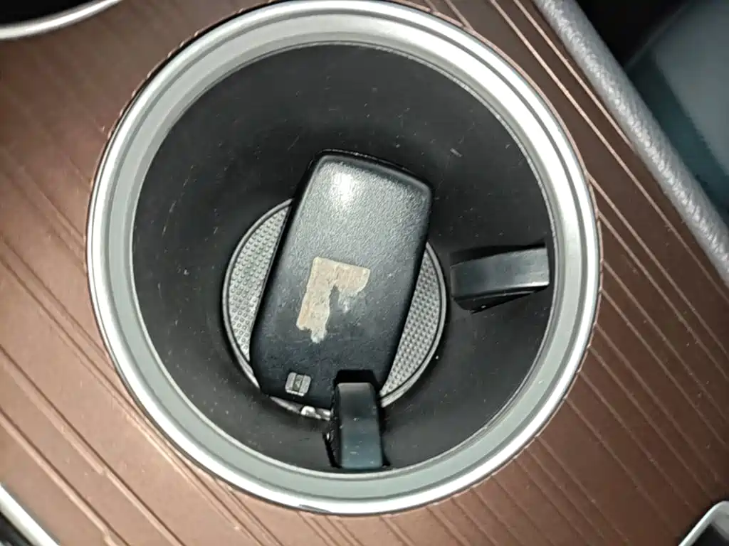 Toyota Granvia — фото 8