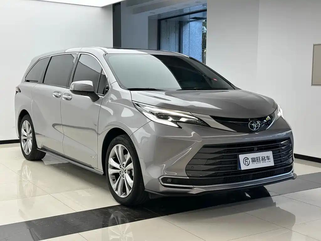 Toyota Sienna — фото 3