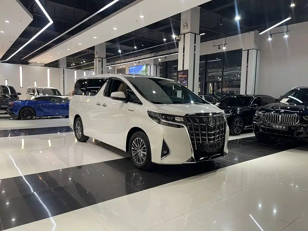 Toyota Alphard — фото 3