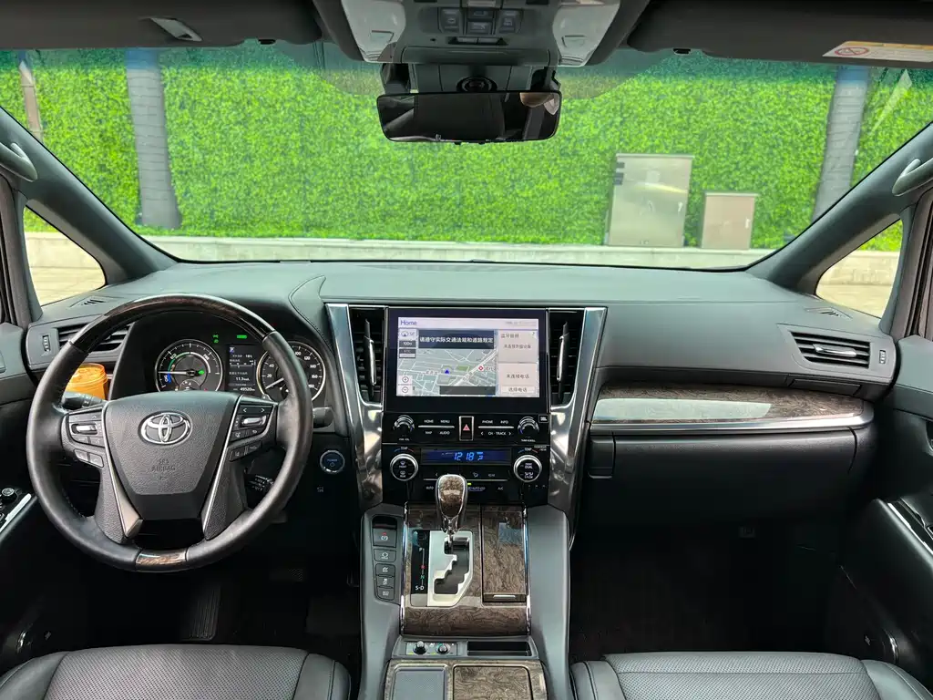 Toyota Vellfire — фото 17