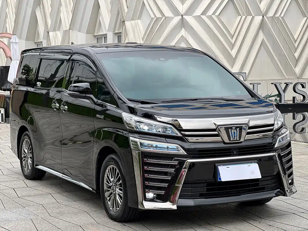 Toyota Vellfire — фото 3