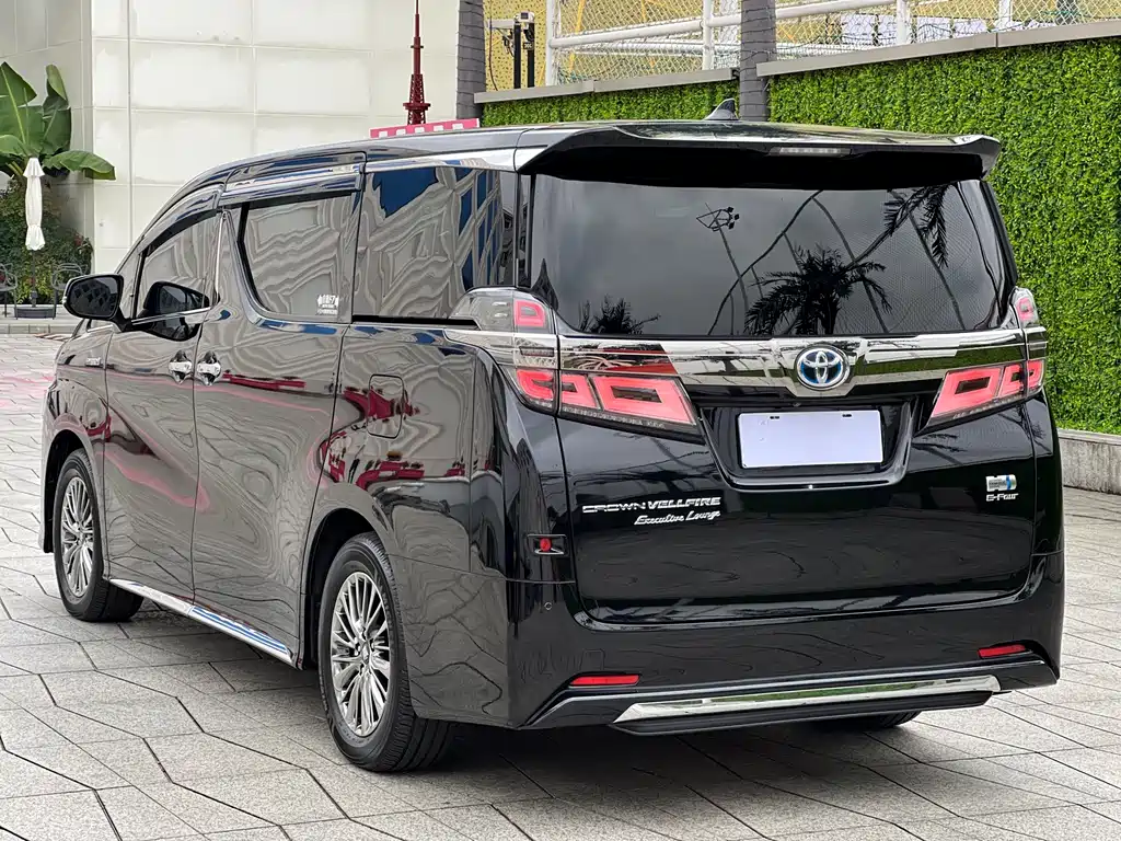 Toyota Vellfire — фото 4