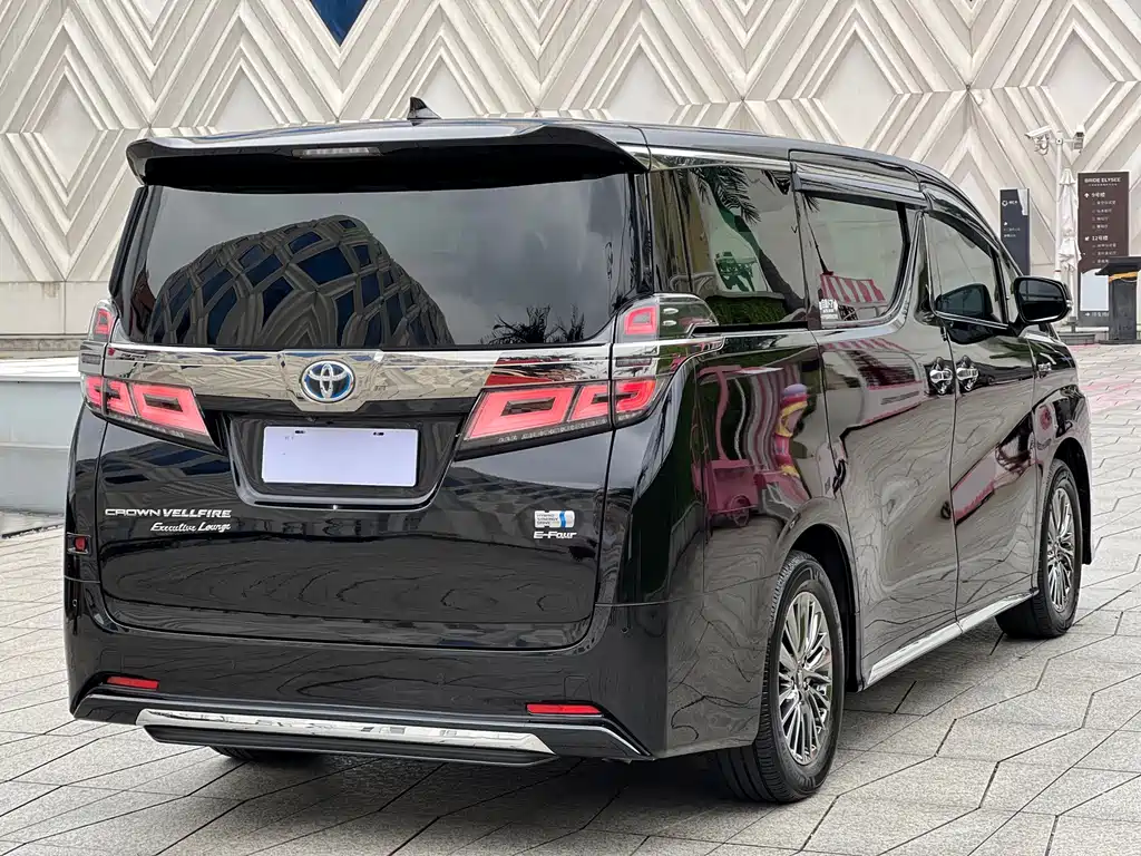 Toyota Vellfire — фото 6