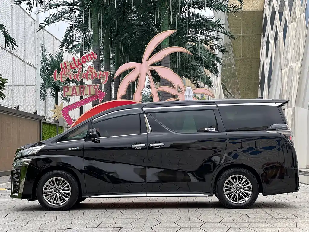 Toyota Vellfire — фото 7