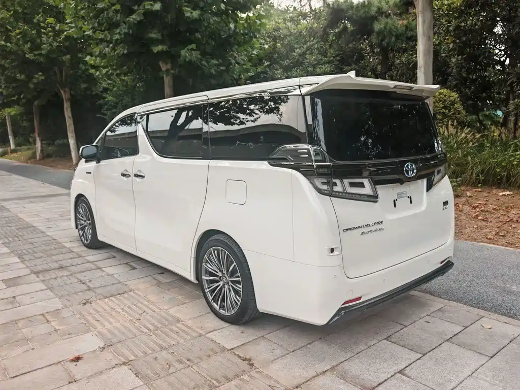 Toyota Vellfire — фото 7