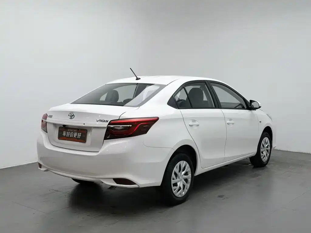 Toyota Vios — фото 2