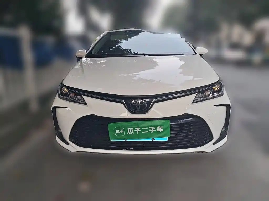 Toyota Corolla — фото 2