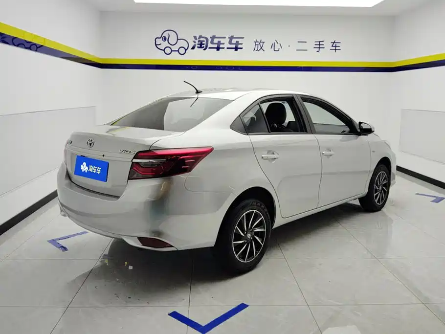 Toyota Vios — фото 3