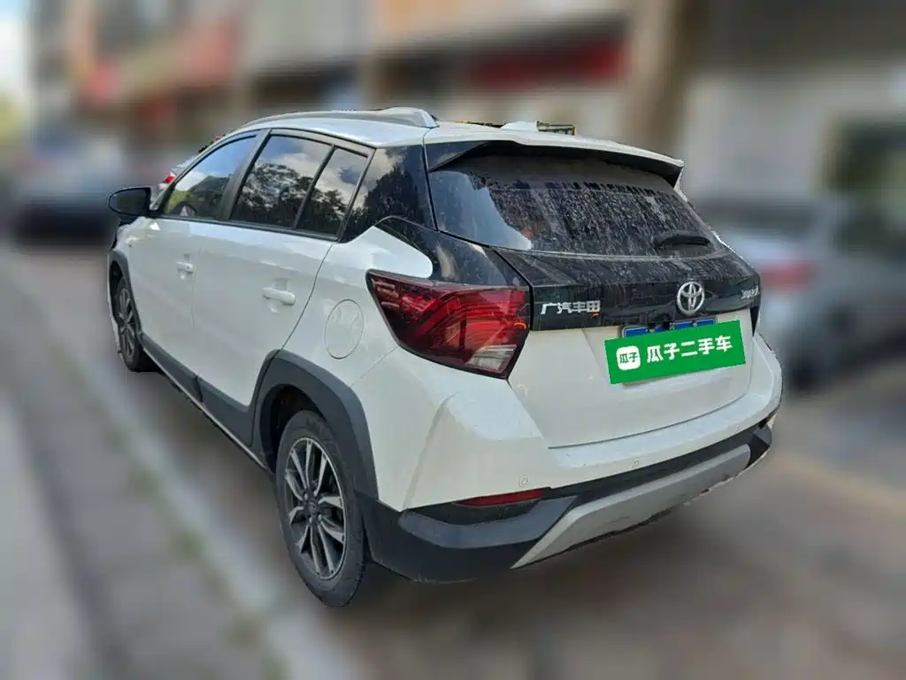 Toyota Yaris L — фото 24