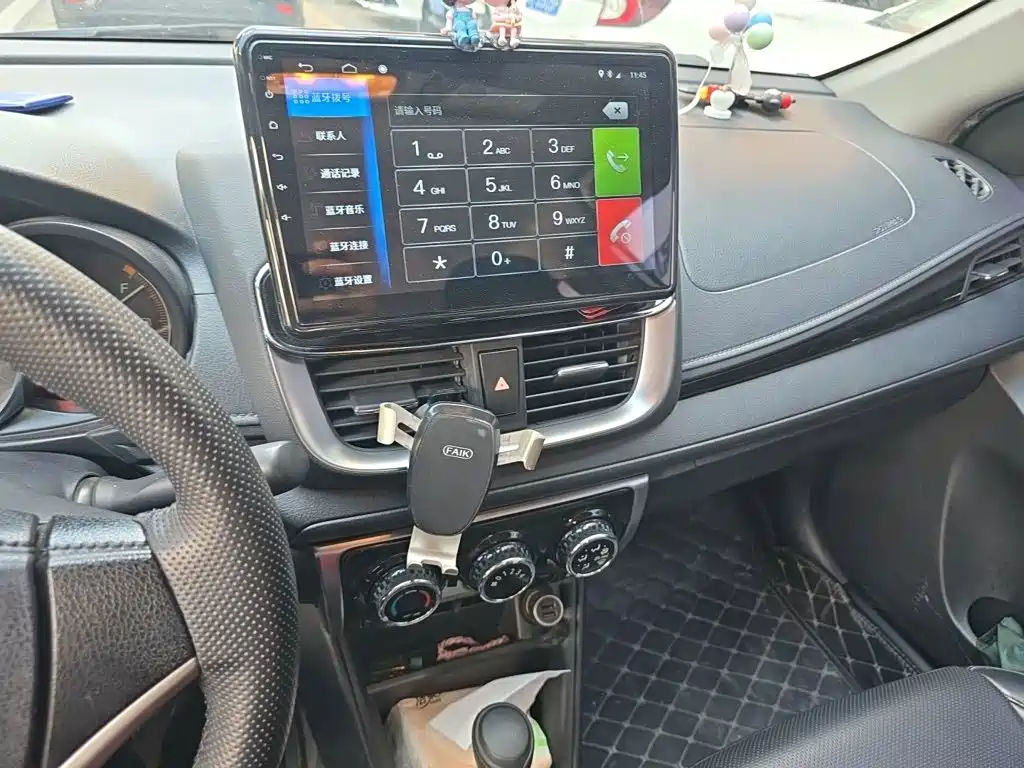 Toyota Yaris L — фото 5