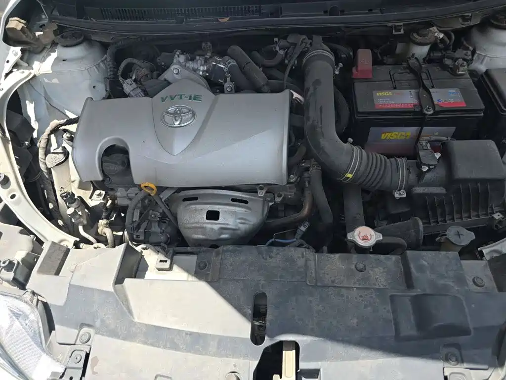 Toyota Yaris L — фото 10