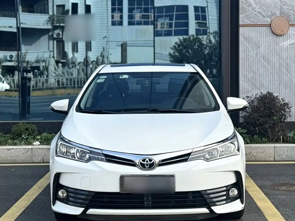 Toyota Corolla — фото 2
