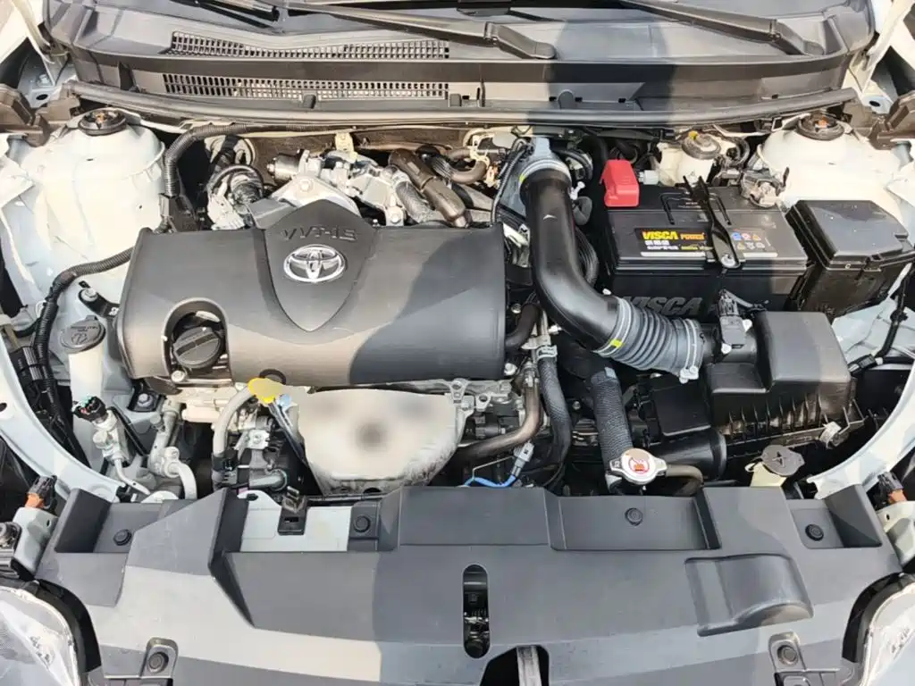 Toyota Yaris L — фото 19