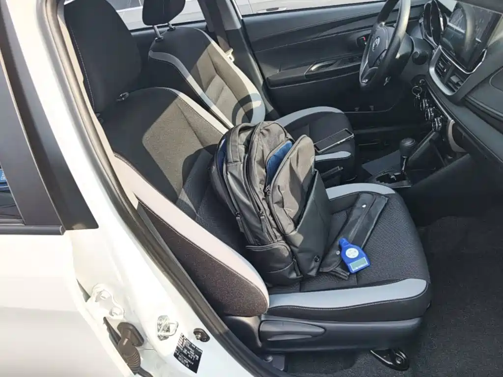 Toyota Yaris L — фото 24
