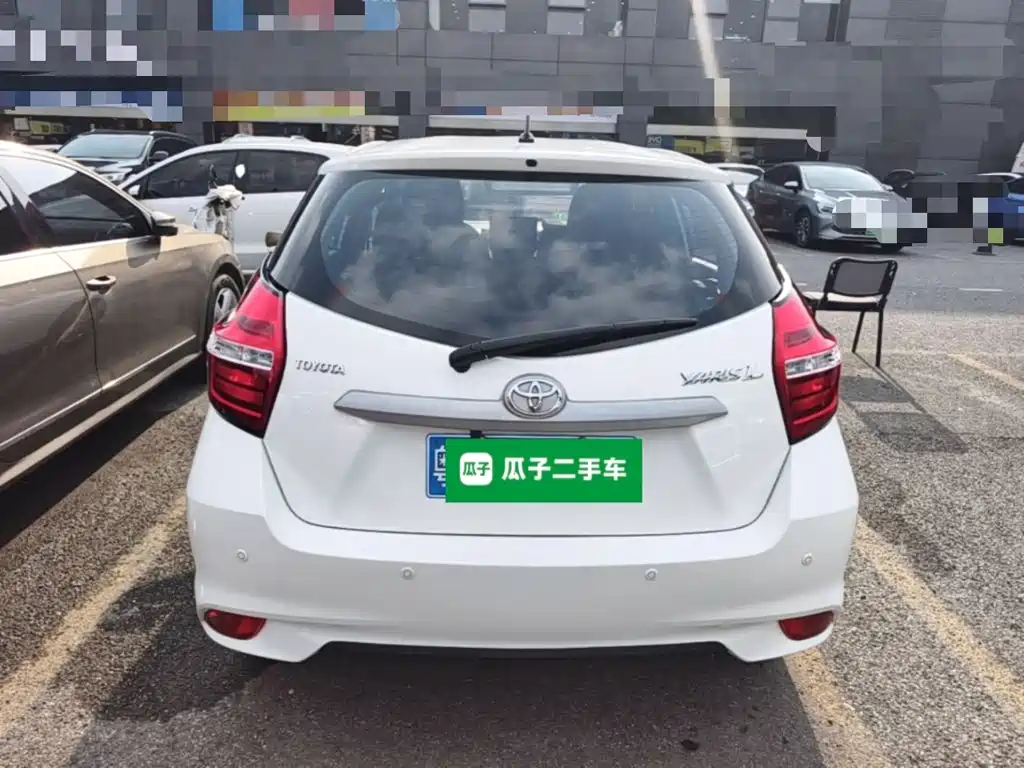 Toyota Yaris L — фото 5