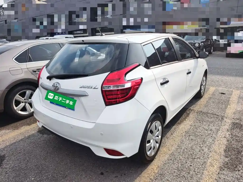 Toyota Yaris L — фото 6