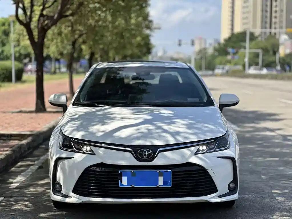 Toyota Corolla — фото 2