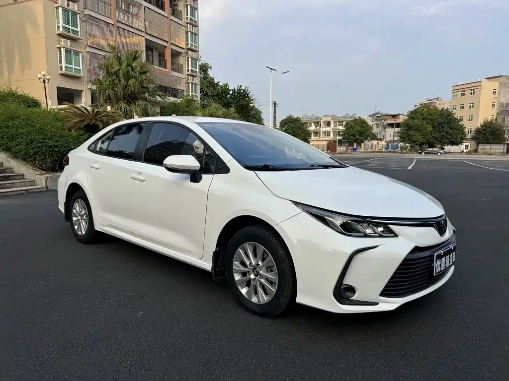 Toyota Corolla — фото 3