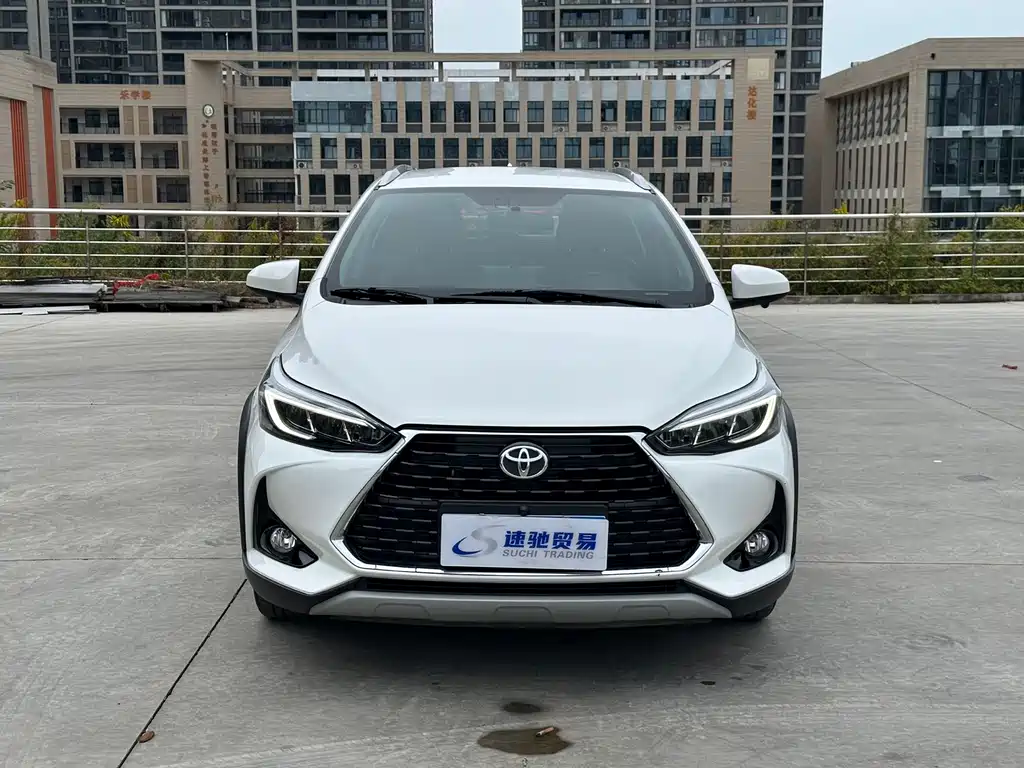 Toyota Yaris L — фото 2