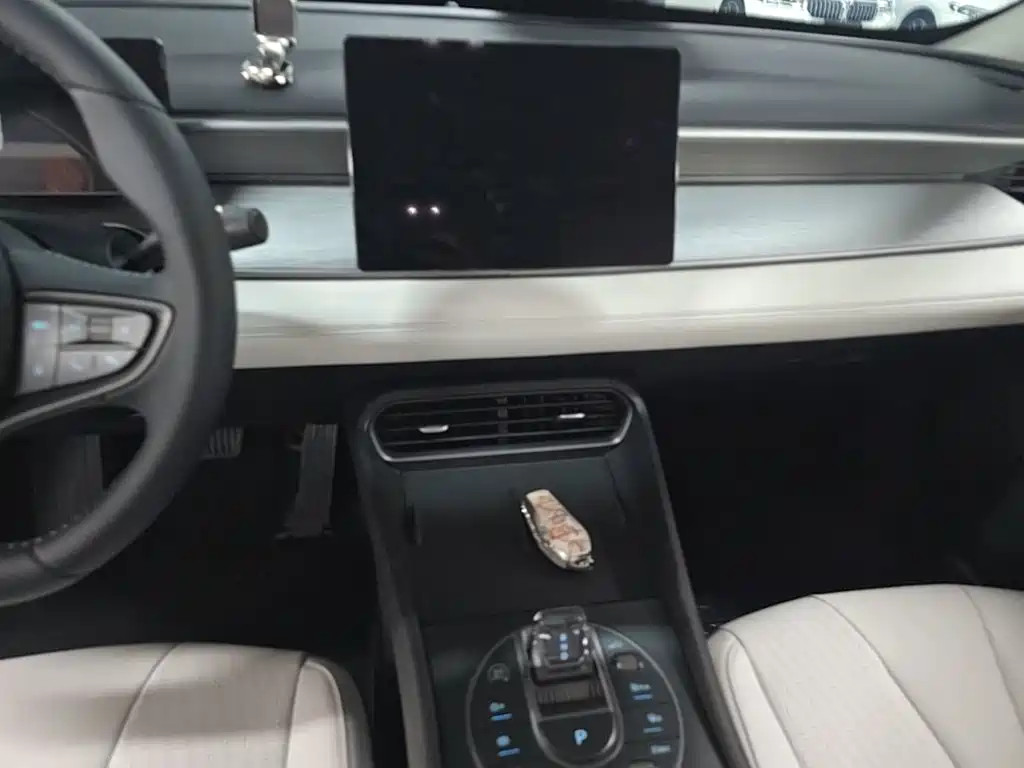 BYD Seal 05 DM-i — фото 13