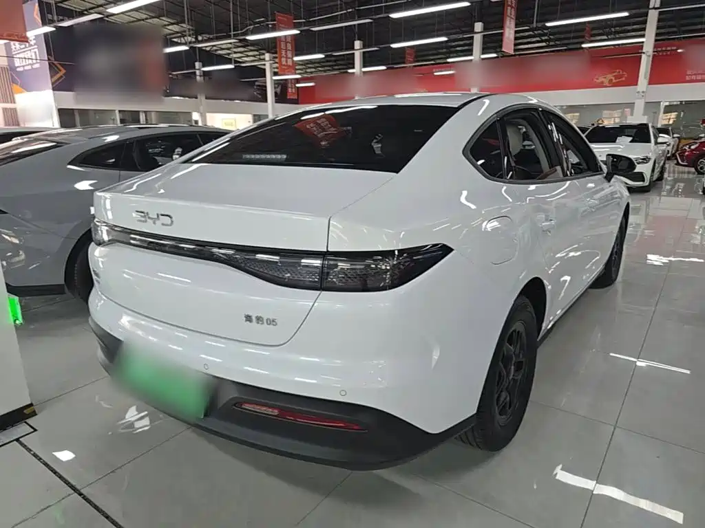BYD Seal 05 DM-i — фото 7