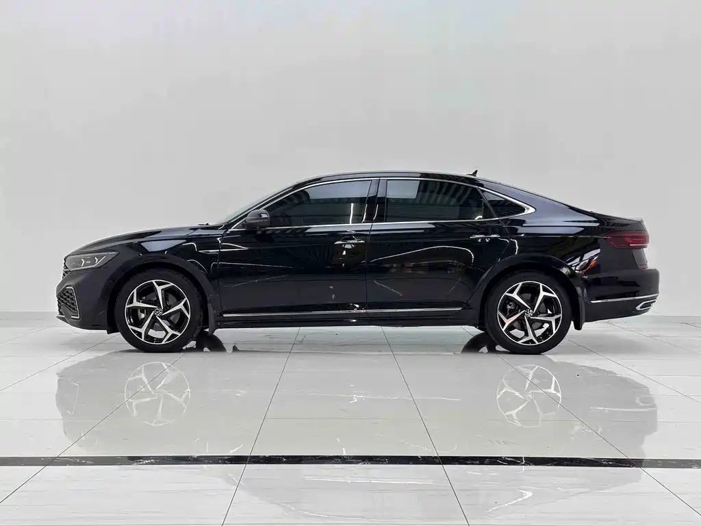 Volkswagen Passat — фото 4