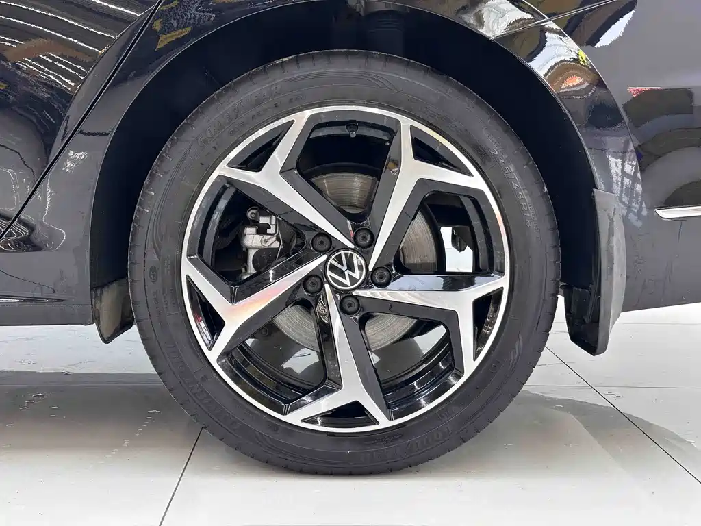 Volkswagen Passat — фото 8