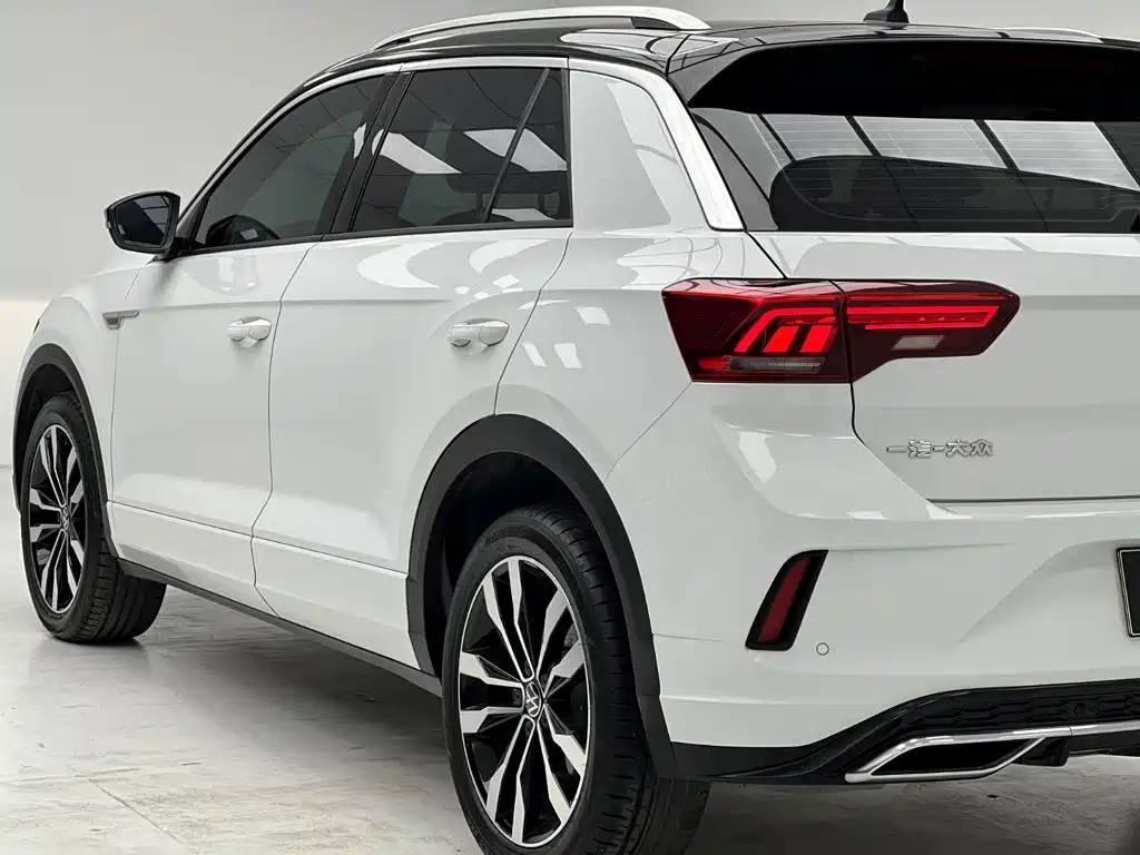 Volkswagen T-Roc — фото 18