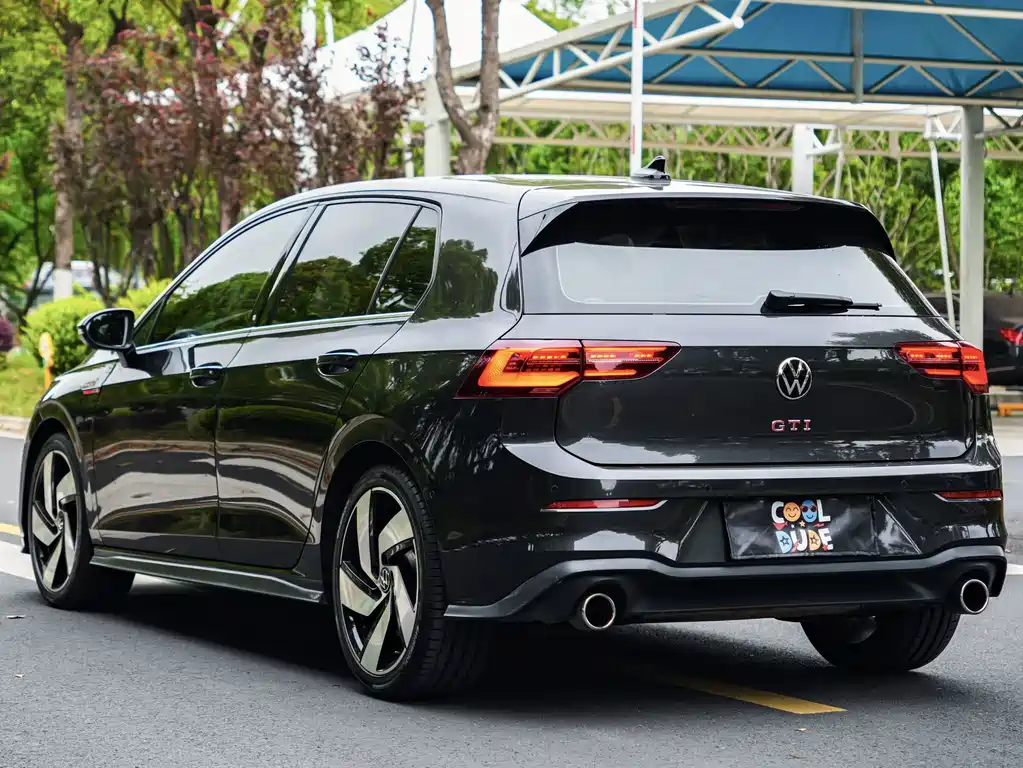 Volkswagen Golf GTI — фото 3