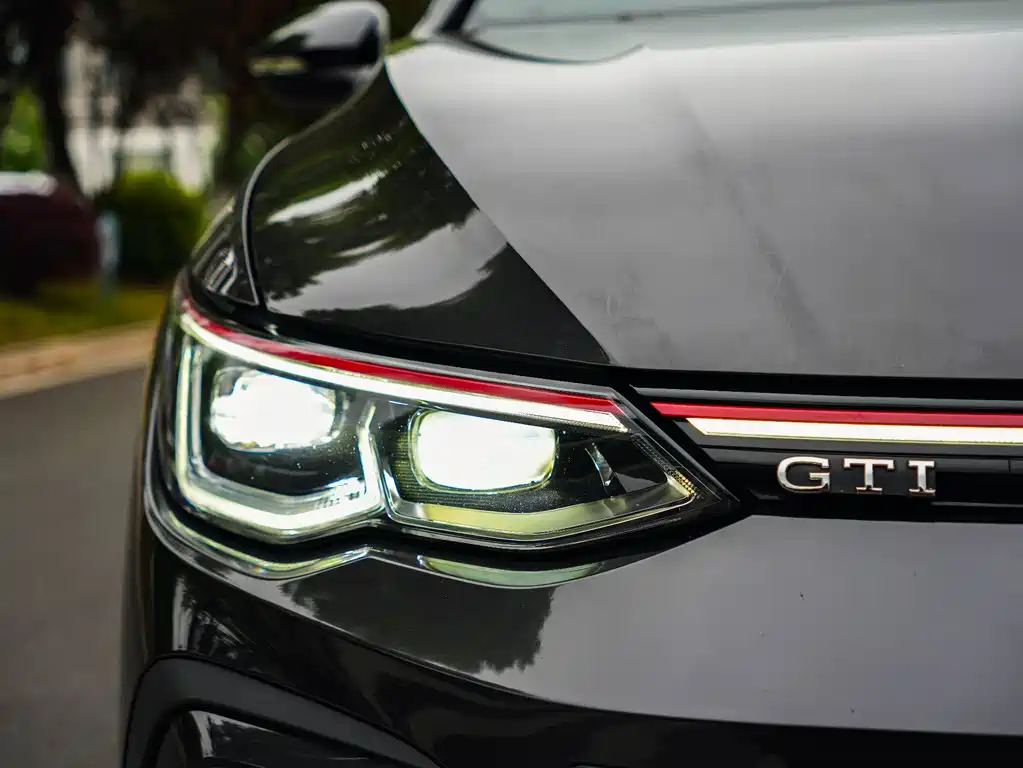 Volkswagen Golf GTI — фото 6