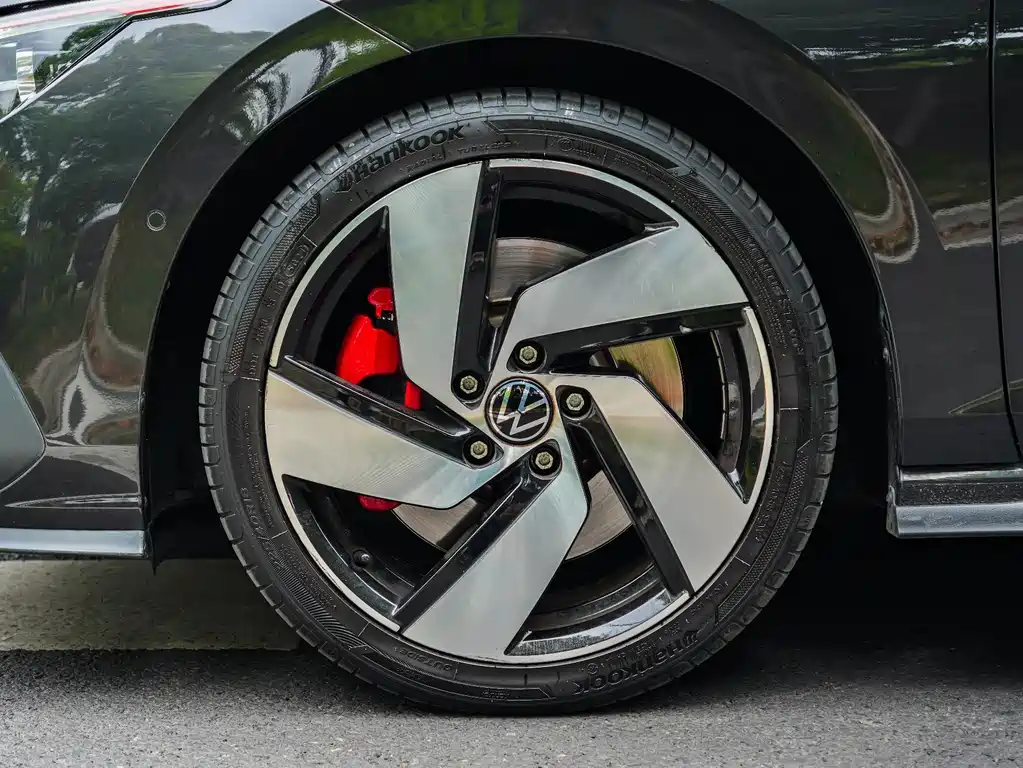 Volkswagen Golf GTI — фото 7