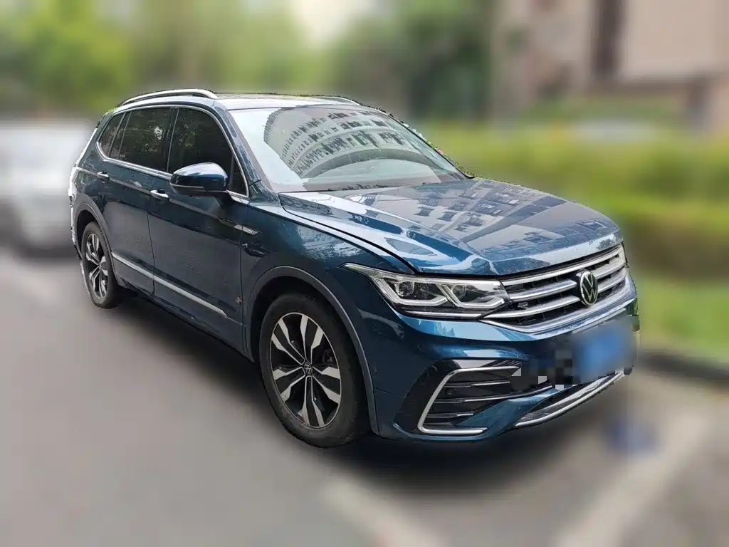 Volkswagen Tiguan L — фото 3