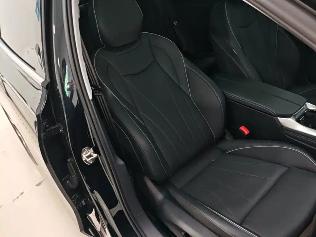 Volkswagen Passat — фото 24